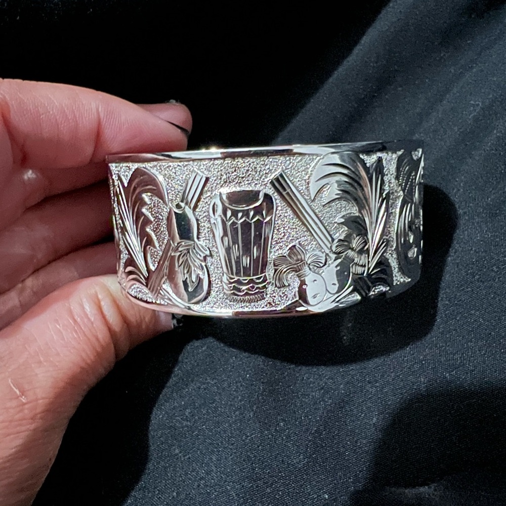 28mm Solid Sterling Silver “Rare” Merry Monarch Hawaiian Bracelet Size 9